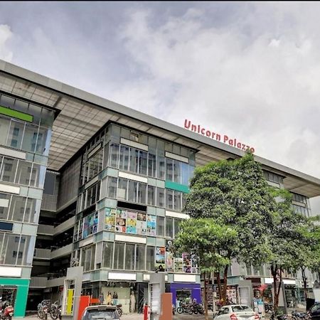Hotel Unicorn, Surat Dış mekan fotoğraf
