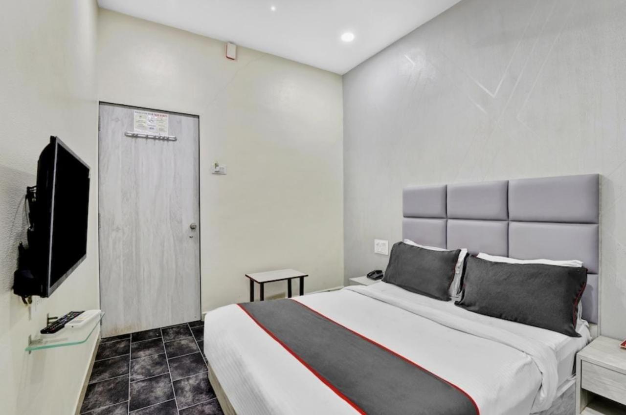 Hotel Unicorn, Surat Dış mekan fotoğraf