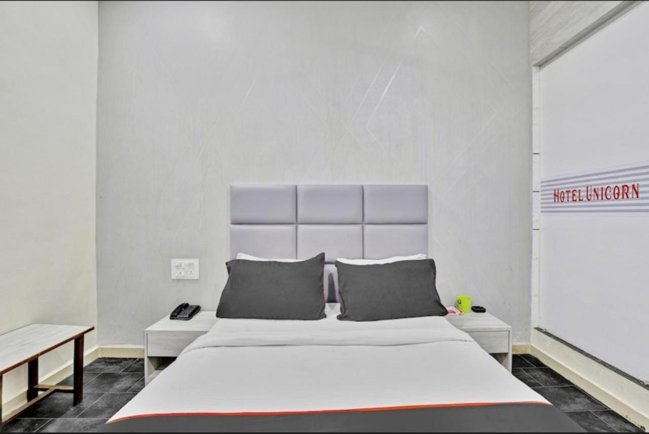 Hotel Unicorn, Surat Dış mekan fotoğraf